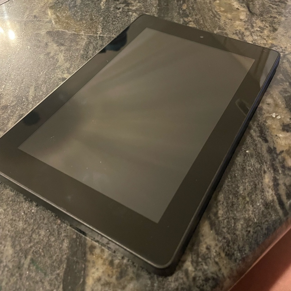 Amazon Kindle Fire kids and comes with charger and case
